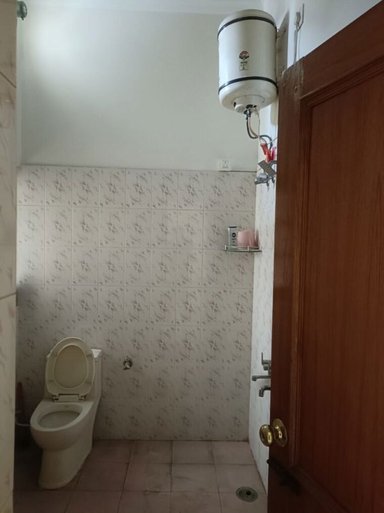 Bathroom, engineers enclave 1 Bedroom 1000 Sq.Ft. Independent House In Engineers Enclave Dehradun 10638911
