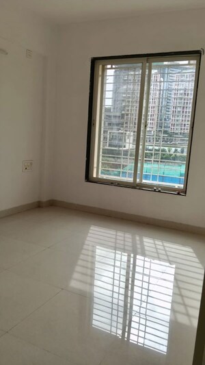 Room in 2 BHK Apartment at Shree Tirupati Maple Tower, Kondhwa – for Rent