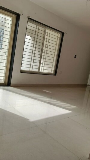 Room in 2 BHK Apartment at Shree Tirupati Maple Tower, Kondhwa – for Rent