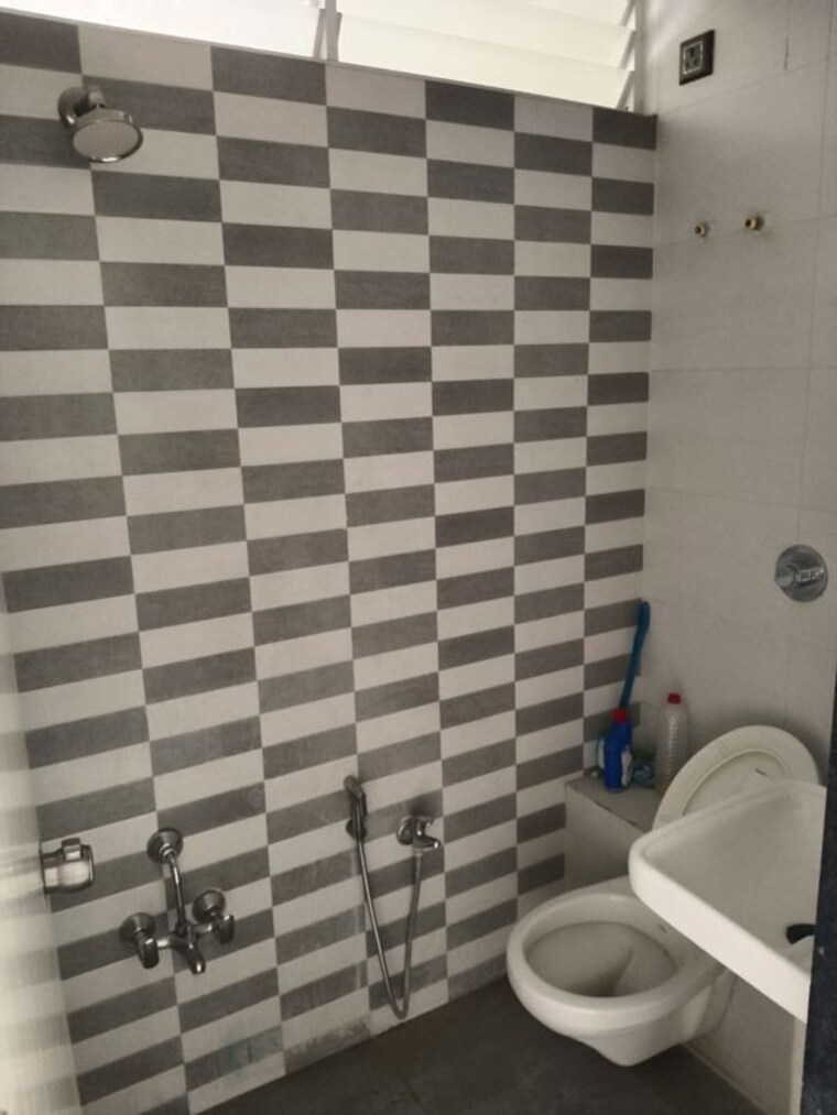 Bathroom, godrej-garden-city 3 Bedroom 1800 Sq.Ft. Apartment In Jagatpur Ahmedabad 10638909