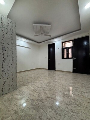 Room in 4 BHK Builder Floor at Eros Lakewood City, Suraj Kund – for Rent