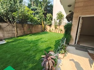 4 BHK Builder Floor – Garden View at Panchsheel Park - for Rent