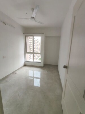Room in 2 BHK Apartment at Gulmohar Skypark, Dhanori – for Rent