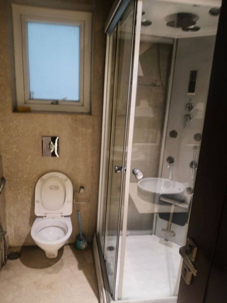 Bathroom, panchsheel park 3 Bedroom 275 Sq.Ft. Builder Floor In Panchsheel Park Delhi 10638936