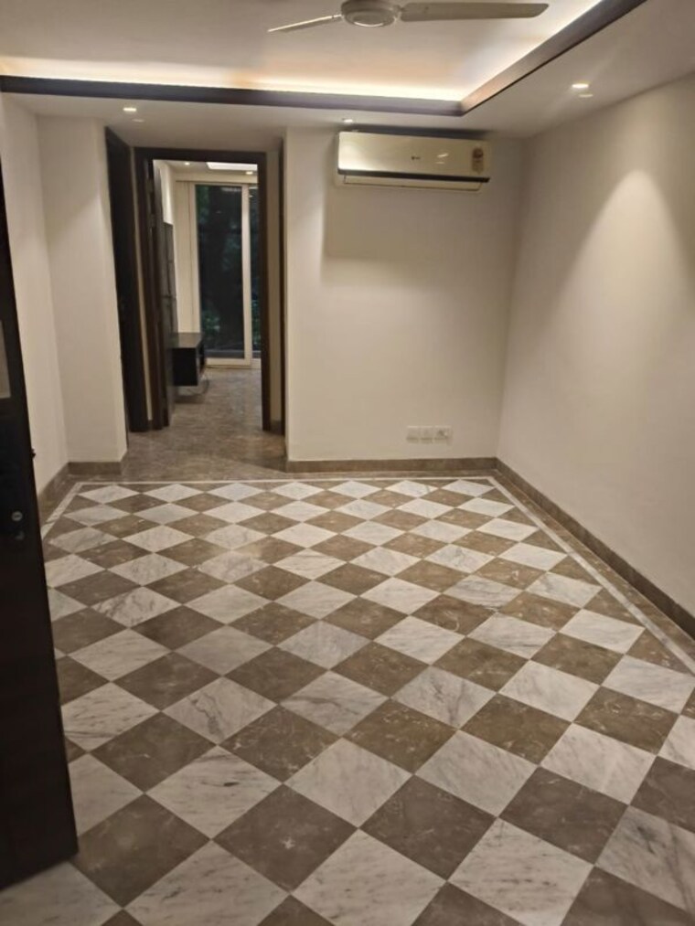 Room, panchsheel park 3 Bedroom 275 Sq.Ft. Builder Floor In Panchsheel Park Delhi 10638936