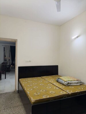 Bedroom in 2.5 BHK Builder Floor at Unitech South City 1, South City 1 – for Sale