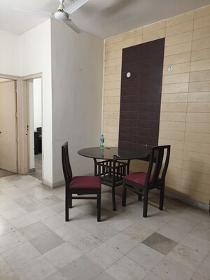Staircase in 2.5 BHK Builder Floor at Unitech South City 1, South City 1 – for Sale