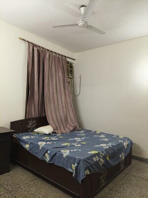 Bedroom in 2.5 BHK Builder Floor at Unitech South City 1, South City 1 – for Sale