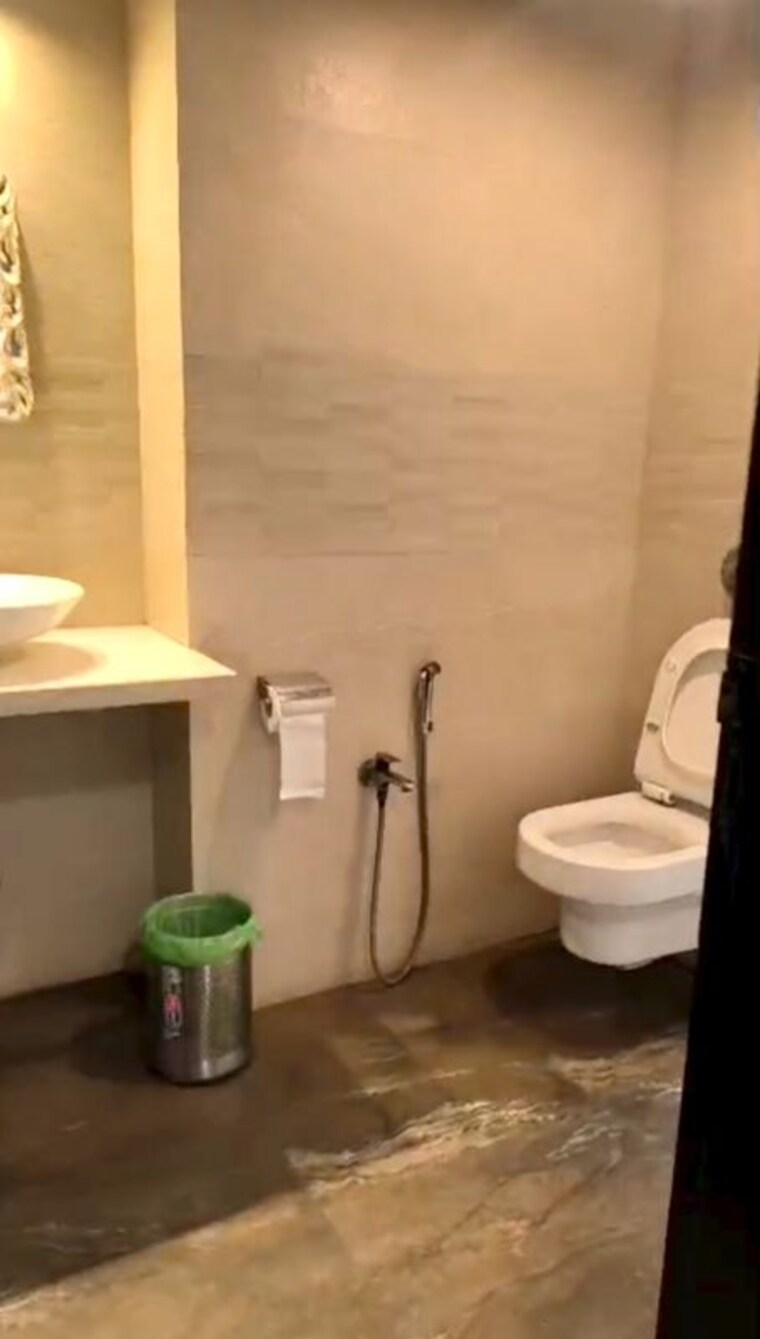 Bathroom, malad west Commercial Office Space 700 Sq.Ft. In Malad West Mumbai 10638754