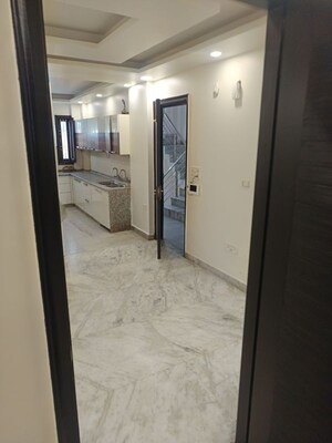 Room in 3 BHK Builder Floor at Rohini Sector 11 – for Rent