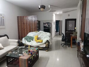 Bedroom in 2 BHK Apartment at Kailash Colony – for Rent