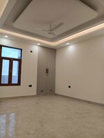 4 BHK + Servant Room 525 Sq.Yd. Builder Floor in Eros Lakewood City
