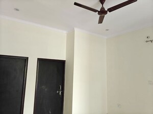 Furnished Amenities in 3 BHK Apartment at Omaxe R2, Gomti Nagar – for Sale