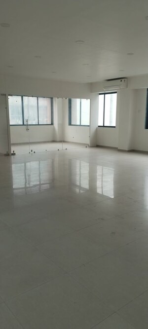 Room in  Office Space at Ashirwad Paras, Prahlad Nagar – for Rent
