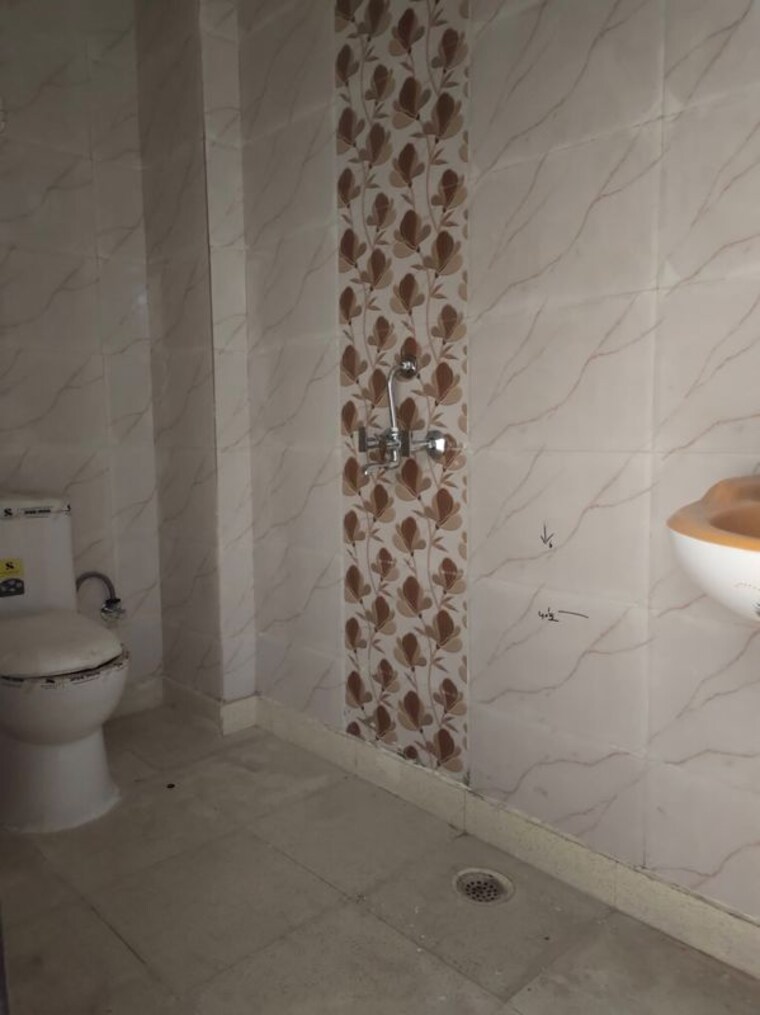 Bathroom, chattarpur 1 Bedroom 450 Sq.Ft. Apartment In Chattarpur Delhi 10638993