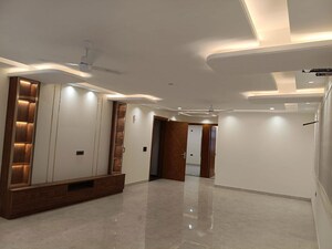 Building Lobby in 4 BHK Builder Floor at Eros Lakewood City, Suraj Kund – for Rent