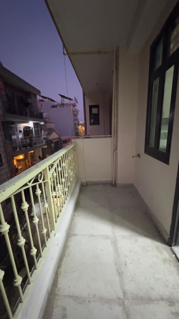 Balcony, chattarpur 2 Bedroom 900 Sq.Ft. Apartment In Chattarpur Delhi 10639007