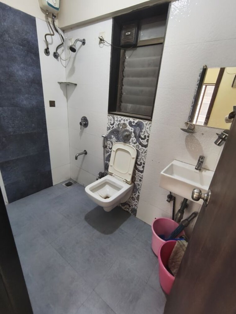 Bathroom, sethia-kalpavruksh-heights 2 Bedroom 1000 Sq.Ft. Apartment In Kandivali West Mumbai 10639005