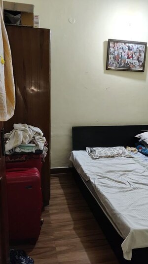 Bedroom in 3 BHK Builder Floor at Spring Field, Sector 31 – for Rent