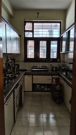 Kitchen in 3 BHK Builder Floor at Spring Field, Sector 31 – for Rent