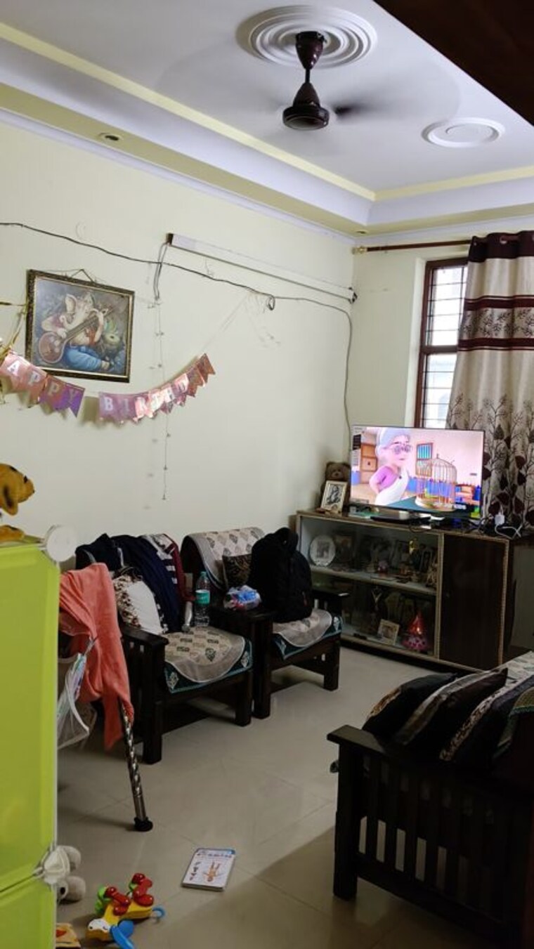 Team Area, spring-field 3 Bedroom 200 Sq.Yd. Builder Floor In Sector 31 Faridabad 10639010