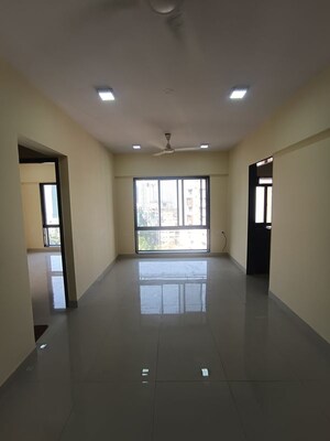 2 BHK Apartment For Rent in Ashirwad Apartment Malad West, Malad West