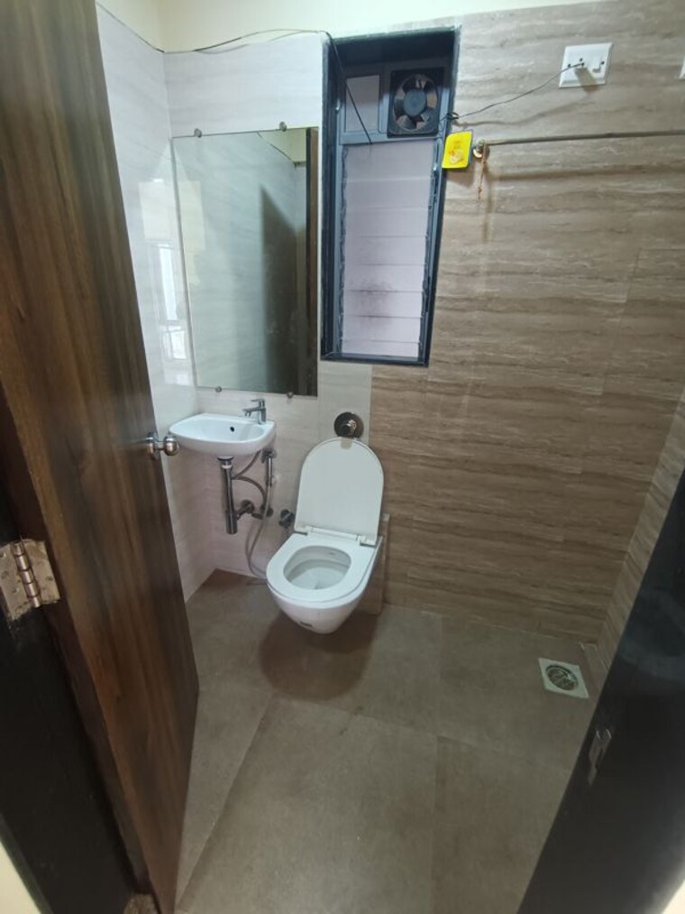 Bathroom, ashirwad-apartment-malad-west 2 Bedroom 999 Sq.Ft. Apartment In Malad West Mumbai 10639032