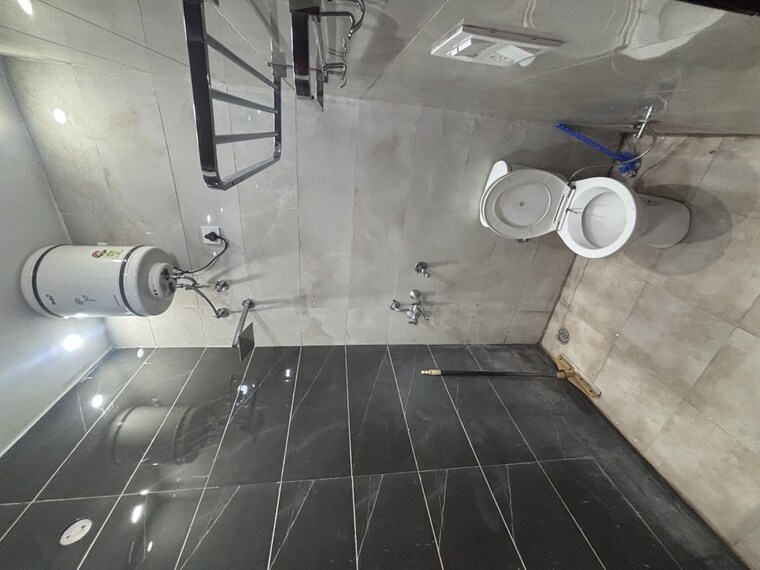 Bathroom, sunny enclave 1 Bedroom 150 Sq.Yd. Builder Floor In Sunny Enclave Mohali 10639049