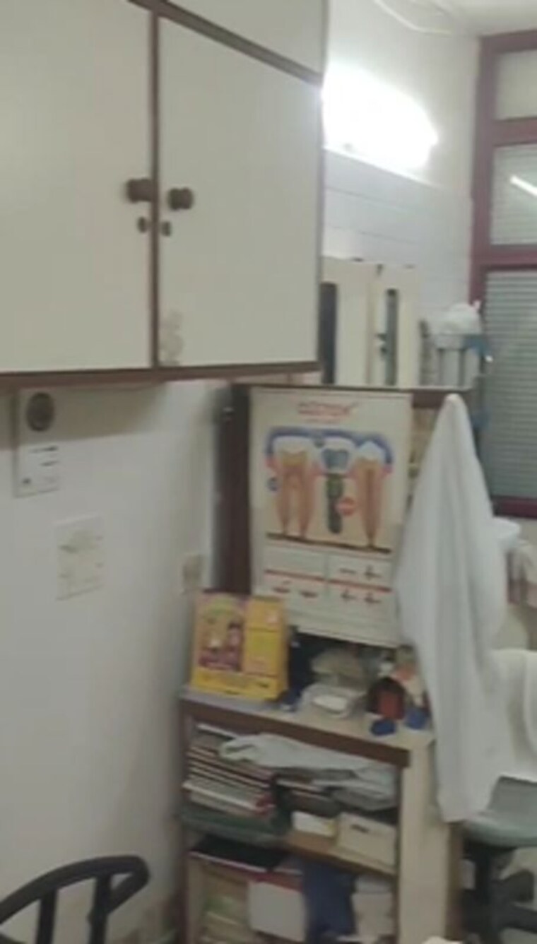 Kitchen, green park Commercial Office Space 270 Sq.Ft. In Green Park Delhi 10639053