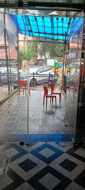  Shop For Rent in Lokhandwala Complex