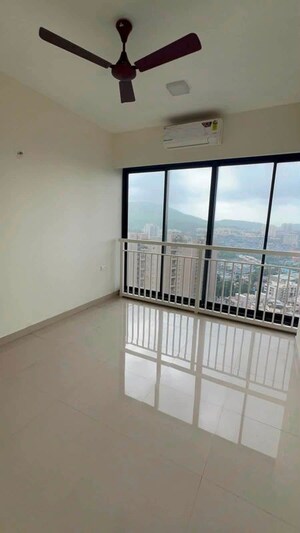 Room in 2 BHK Apartment at Dynamix Divum, Malad East – for Rent