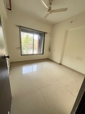 Room in 2 BHK Apartment at Badhekar Krushnakunj, Kothrud – for Rent
