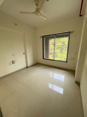 Room in 2 BHK Apartment at Badhekar Krushnakunj, Kothrud – for Rent