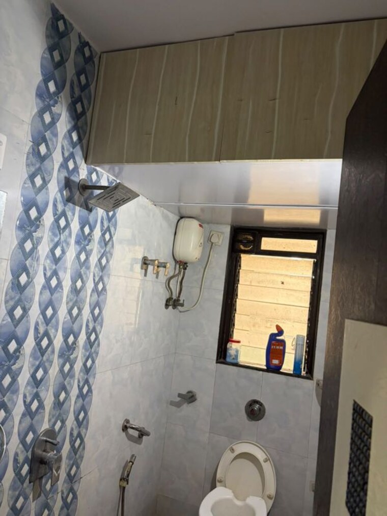 Bathroom, prathana-acharya-ashram 1 Bedroom 585 Sq.Ft. Apartment In Borivali West Mumbai 10639109