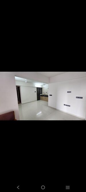 Room in 3 BHK Apartment at Sun Atmosphere, Shela – for Rent