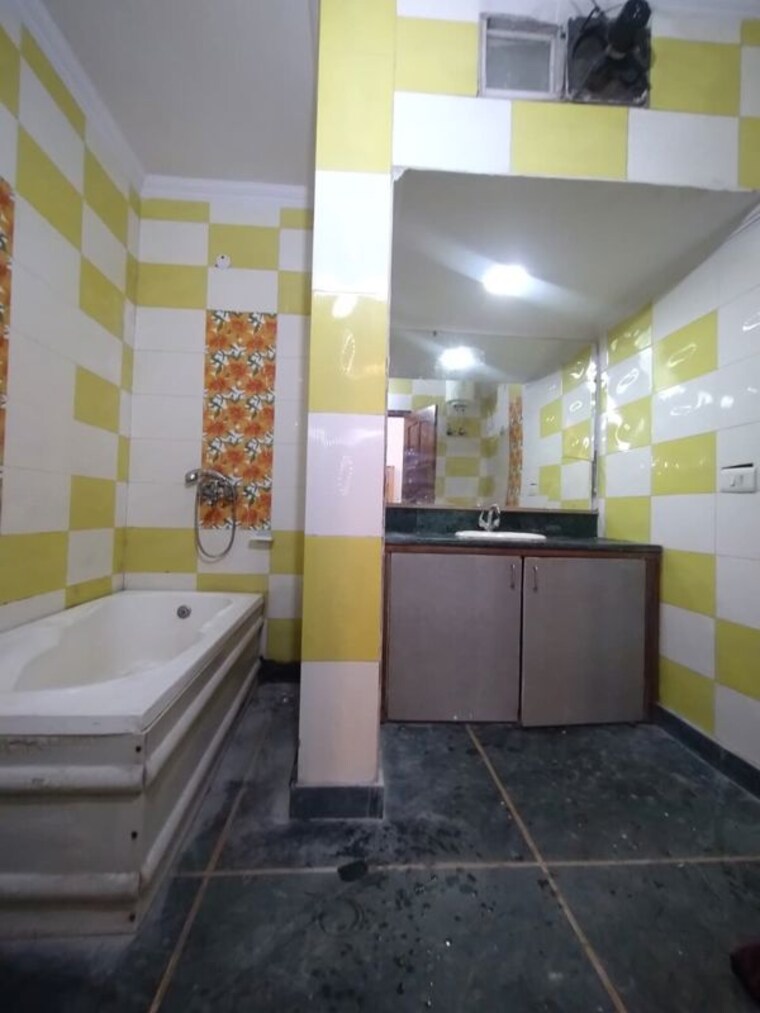 Bedroom, sector 23 3 Bedroom 1500 Sq.Ft. Builder Floor In Sector 23 Gurgaon 10639137