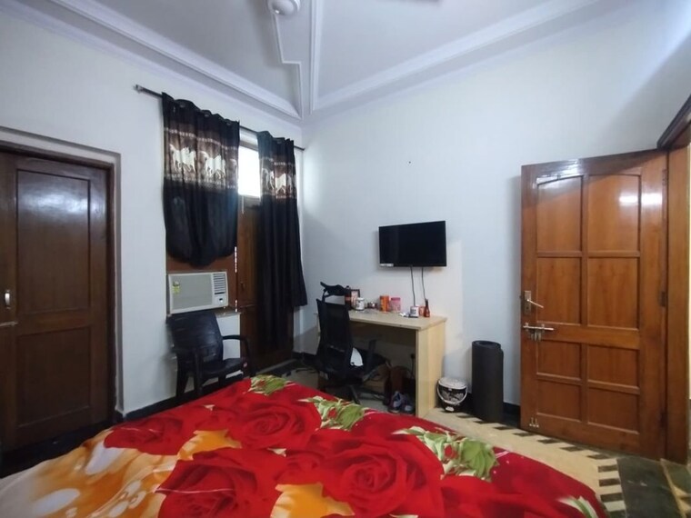 Bedroom, sector 23 3 Bedroom 1500 Sq.Ft. Builder Floor In Sector 23 Gurgaon 10639137
