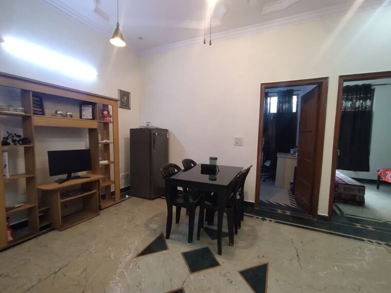 Team Area, sector 23 3 Bedroom 1500 Sq.Ft. Builder Floor In Sector 23 Gurgaon 10639137
