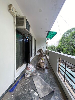Balcony in 2 BHK Builder Floor at Palam Vihar – for Rent