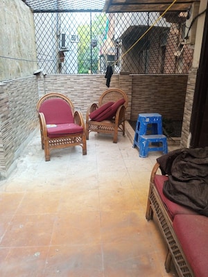 Parking in 3 BHK Builder Floor at Palam Vihar – for Rent