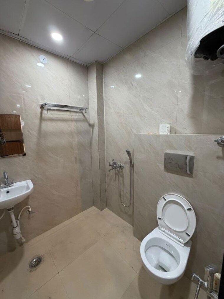 Bathroom, vipul-tatvam-villas 4 Bedroom 360 Sq.Yd. Builder Floor In Sector 48 Gurgaon 10639160