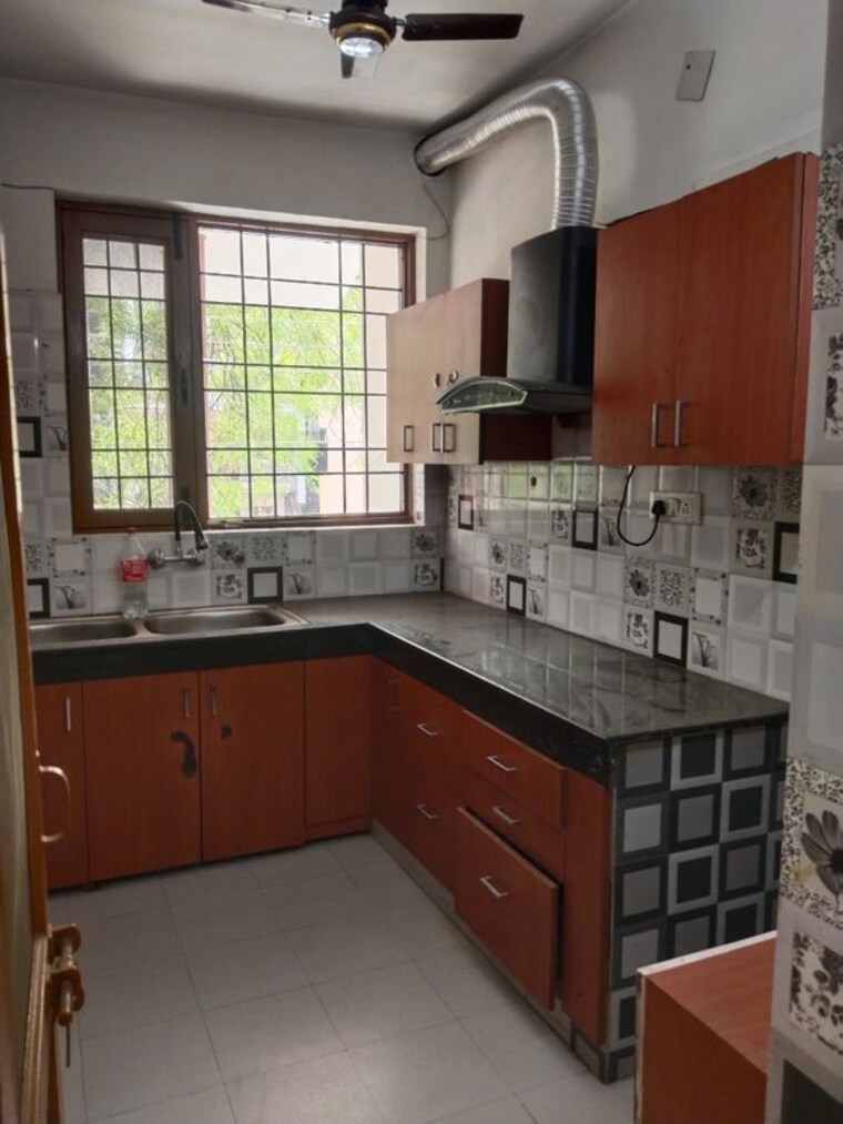 Kitchen, palam vihar extension 2 Bedroom 750 Sq.Ft. Builder Floor In Palam Vihar Extension Gurgaon 10639159