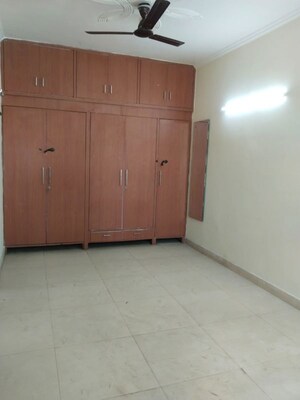Room in 2 BHK Builder Floor at Palam Vihar Extension – for Rent
