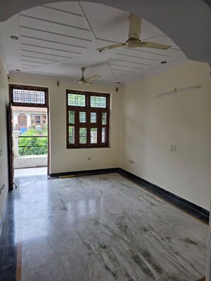 2 BHK Builder Floor For Rent in Sector 23a