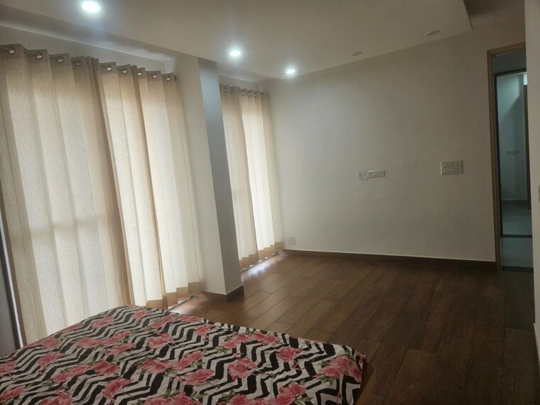 Bedroom, vipul-tatvam-villas 4 Bedroom 500 Sq.Yd. Builder Floor In Sector 48 Gurgaon 10639175