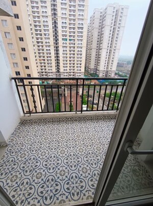 Balcony in 2.5 BHK Apartment at Earthcon Casa Grande II, Chi V Greater Noida – for Rent
