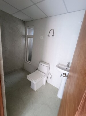 Bathroom in 2.5 BHK Apartment at Earthcon Casa Grande II, Chi V Greater Noida – for Rent