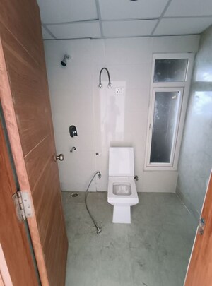Bathroom in 2.5 BHK Apartment at Earthcon Casa Grande II, Chi V Greater Noida – for Rent