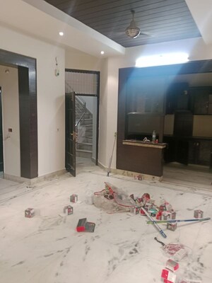 Room in 3 BHK Builder Floor at Huda – for Rent