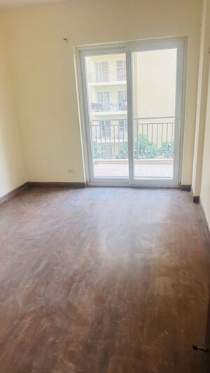 Room in 3 BHK Apartment at Puri Anand Villas Phase II, Sector 81 – for Rent
